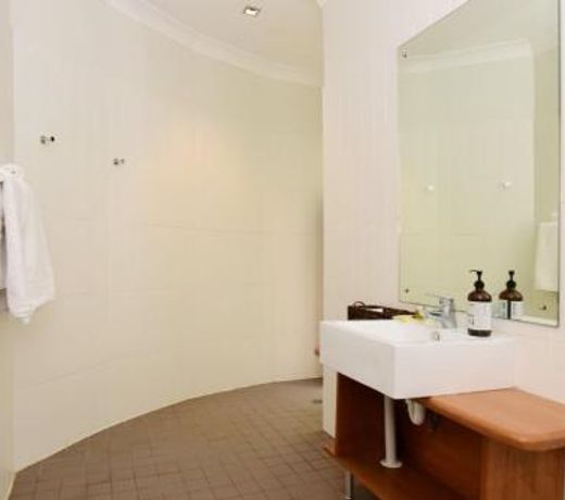 Cloudsong Chalet 2 - Close to the village centre!