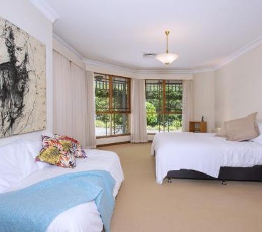 Taliesin - Beautiful 4 bedroom home with amazing views!