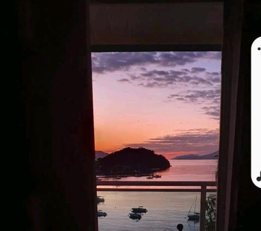 Flat em Angra