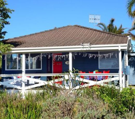 32 WERRI BLUE Werri Beach Gerringong 4pm Check Out Sundays