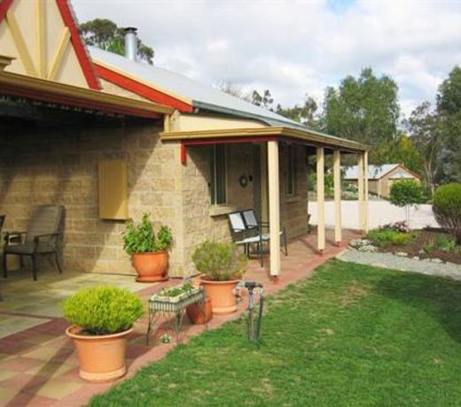 Riesling Trail & Clare Valley Cottages - Lily