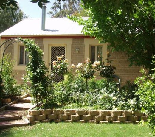 Riesling Trail & Clare Valley Cottages - Rose