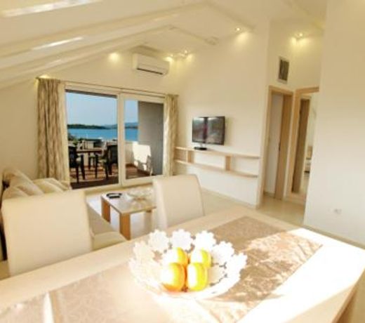 Apartman Luke beach 4+1 id 711