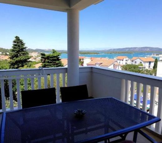 Apartment in Murter with sea view, terrace, air conditioning, Wi-Fi (4797-1)