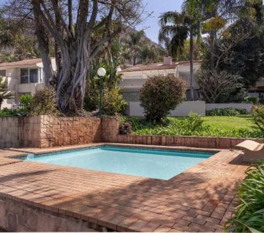 Hartbeespoort Vacation Home or Dam House On The Way to The Lost City