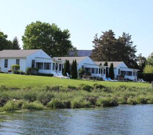 Premier Waterfront Cottage 3