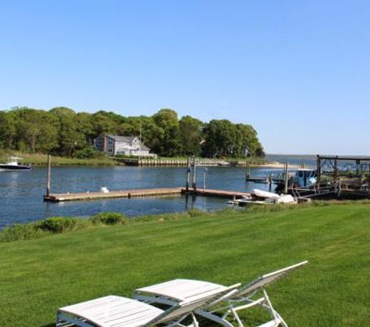 Premier Waterfront Cottage 3