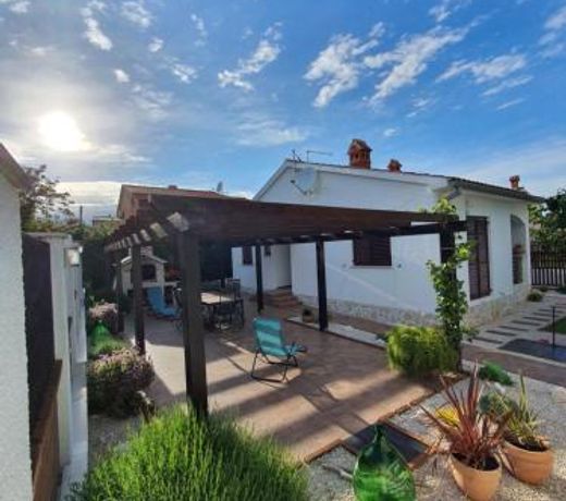 HOLIDAY HOME "MARIJANA"