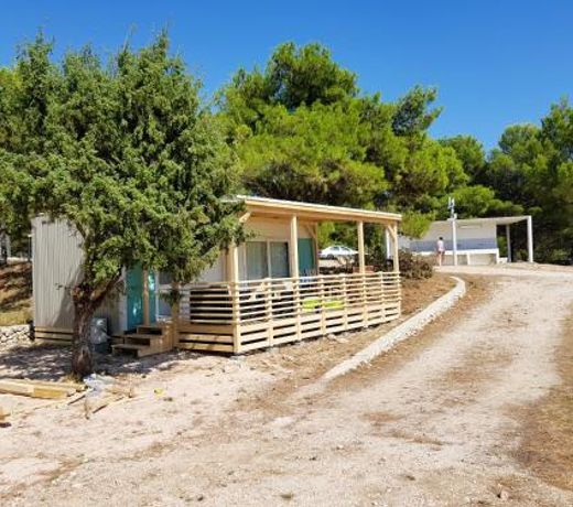 Bungalow with 2 bedrooms in Zivogosce with furnished garden and WiFi 200 m from the beach