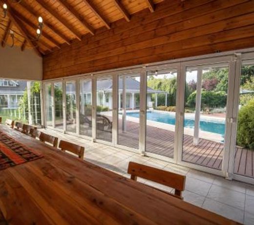 Casa Quinta Pileta y Quincho Totalmente equipada