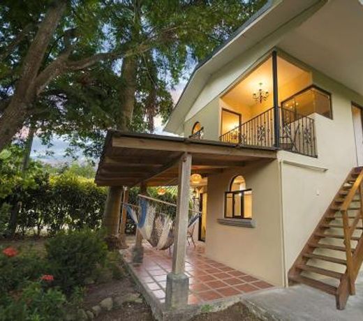 Pura Vida House Cabo Blanco