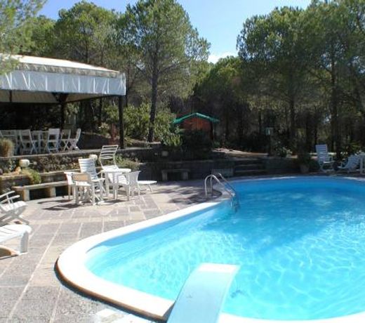 Magomadas Villa Sleeps 5 Pool WiFi