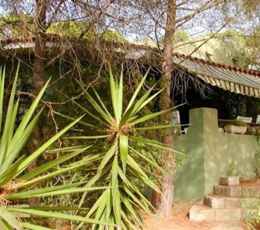 Magomadas Villa Sleeps 5 Pool WiFi