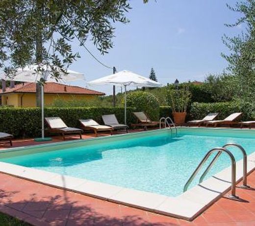 Montecatini Terme Villa Sleeps 4 Pool Air Con WiFi