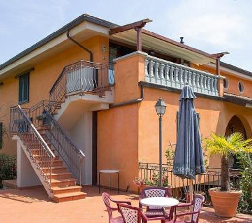 Montecatini Terme Villa Sleeps 4 Pool Air Con WiFi