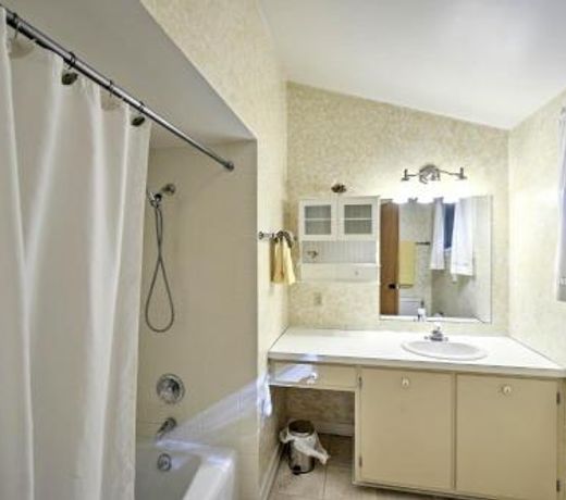 Pine Cottage Duplex with Deck - Walk to State Park