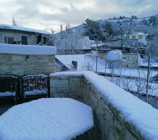 LAOUTARIS INN