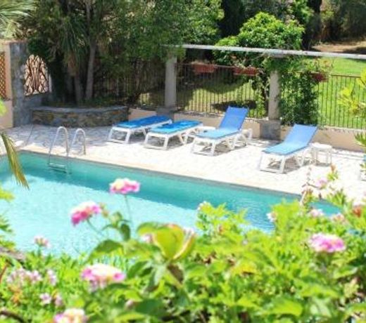 Maison de 2 chambres a Sorbo Ocagnano avec piscine partagee et jardin clos a 4 km de la plage