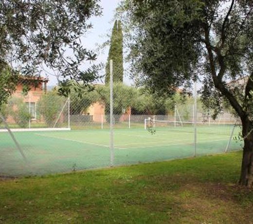 Maison de 2 chambres a Sorbo Ocagnano avec piscine partagee et jardin clos a 4 km de la plage