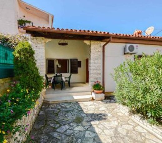 Holiday home in Pomer/Istrien 9204