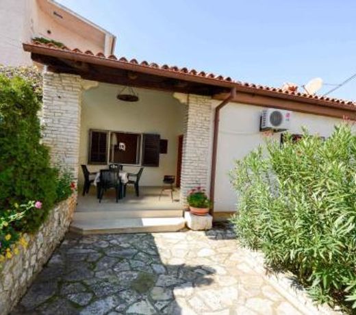 Holiday home in Pomer/Istrien 9204