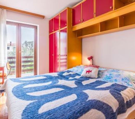 Three-Bedroom Apartment Meden
