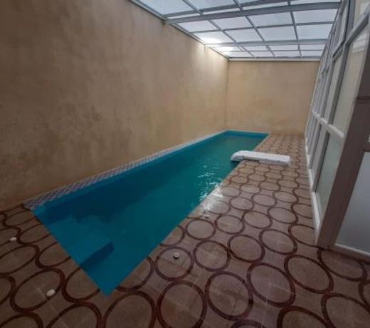 Residence Iskander, La piscine