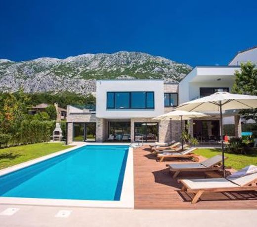 Villa Agava with heated pool, Jacuzzi, sauna, gym, 4 en-suite bedrooms