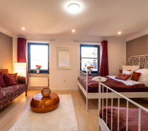 Green Valley Lounge Apartment