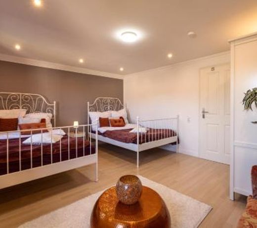 Green Valley Lounge Apartment