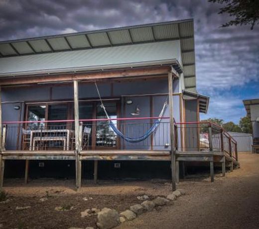 Samphire Beach House with Studio