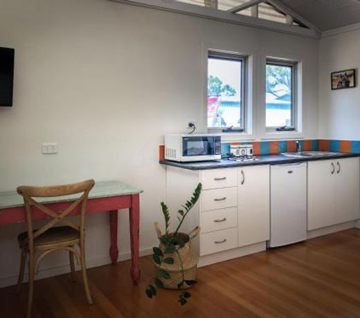 Samphire Beach House with Studio