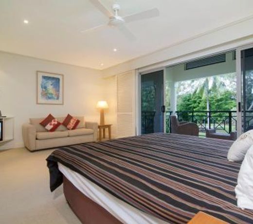 Plantation 2 - Absolute Beachfront