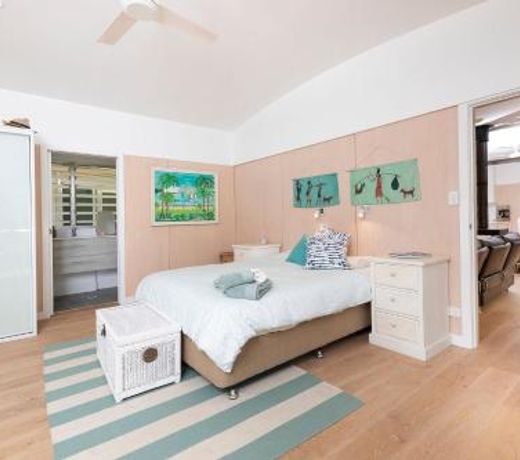 Bushland Retreat in Smiths Lake