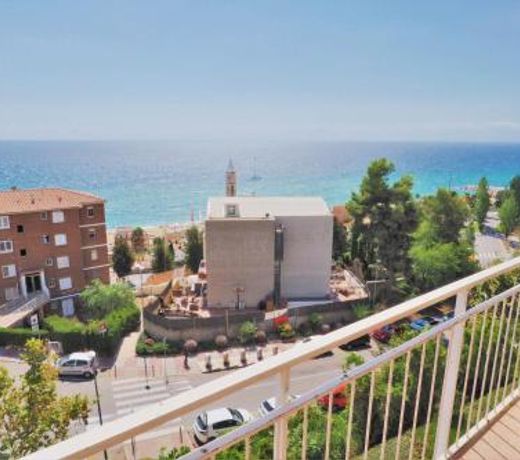 Nuria Seaview Beach-Apartment