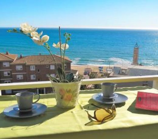 Bianca Seaview & Beach Apartment
