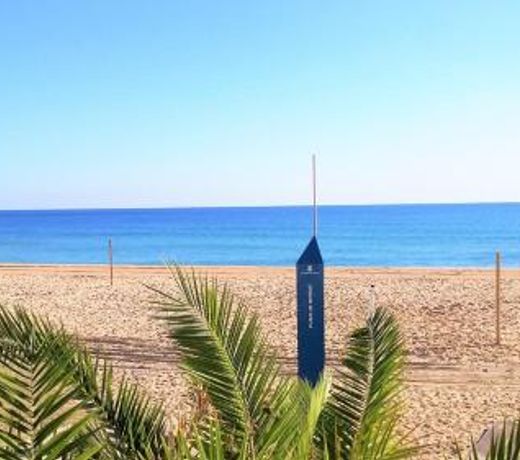 Bianca Seaview & Beach Apartment