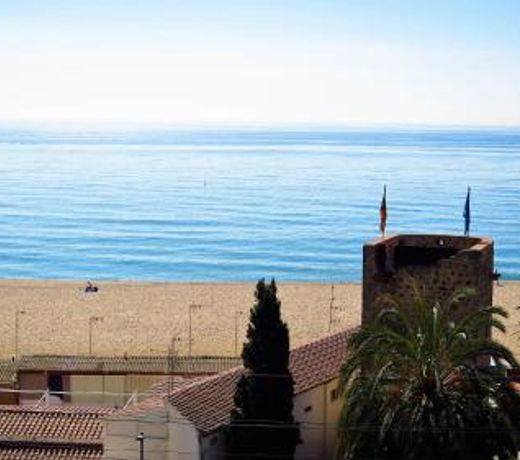 Bianca Seaview & Beach Apartment