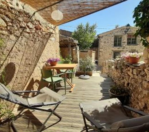 Sous le Chateau