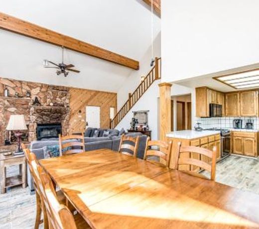 Paw's Cabin