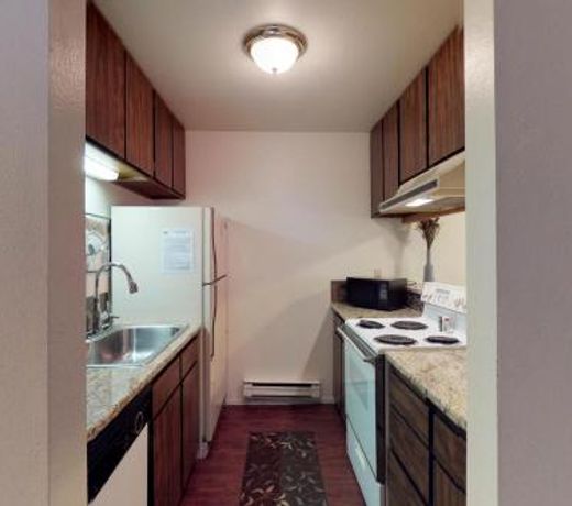 Shady Cove Condominium