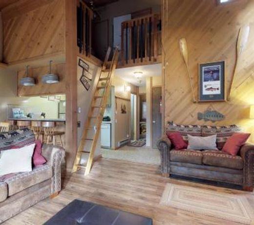 Snugglers Inn Condominium