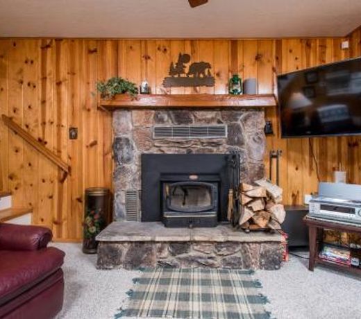 Shaver Village Chalet