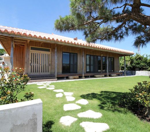 New building! 10min walk to the beach! #MND