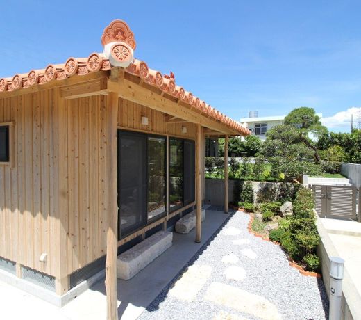 New building! 10min walk to the beach! #MND