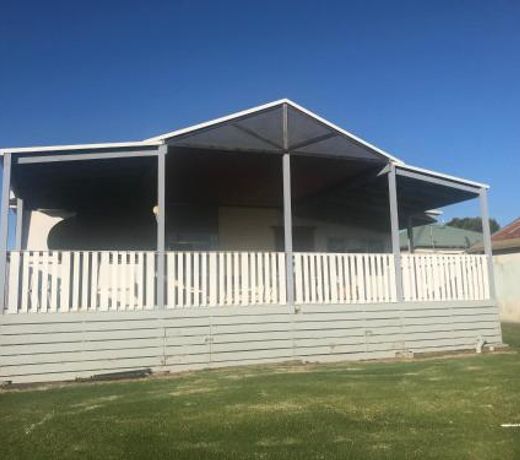 Luxurious Waterfront 10 minutes drive to Phillip Island (sleeps 12)