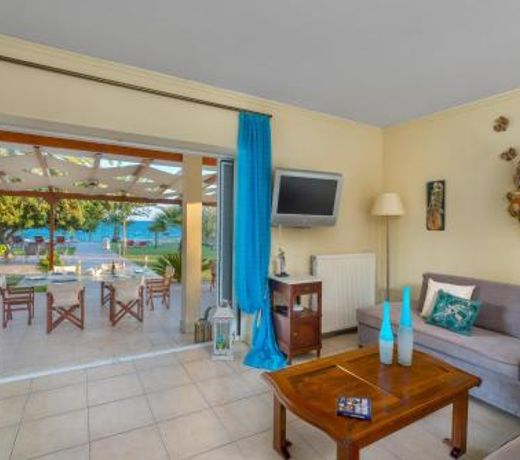 House with 3 bedrooms in Marathon with wonderful sea view enclosed garden and WiFi
