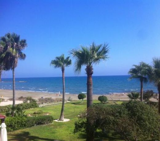 Sandy Beach Apartment 13