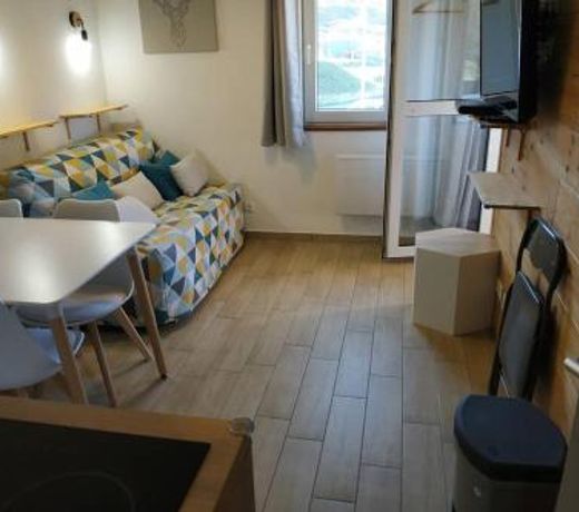 Appartement refait a neuf ski pied des pistes a Val louron