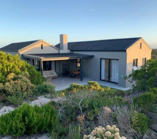 402 in Romansbaai